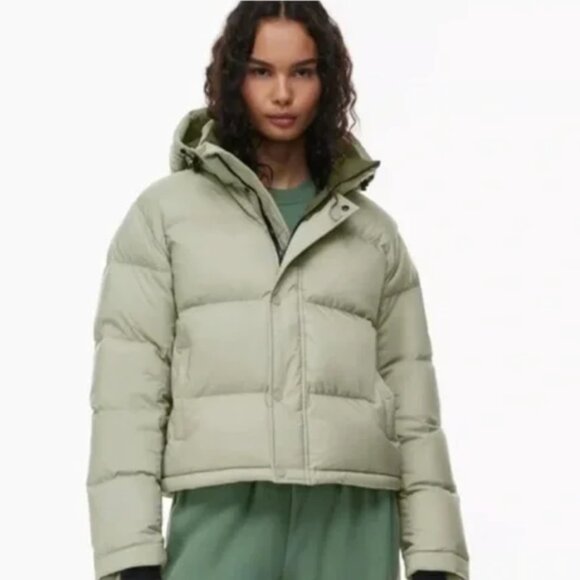 Aritzia TNA Super Puff Short – Size XS – Excellent Condition - Picture 4 of 8